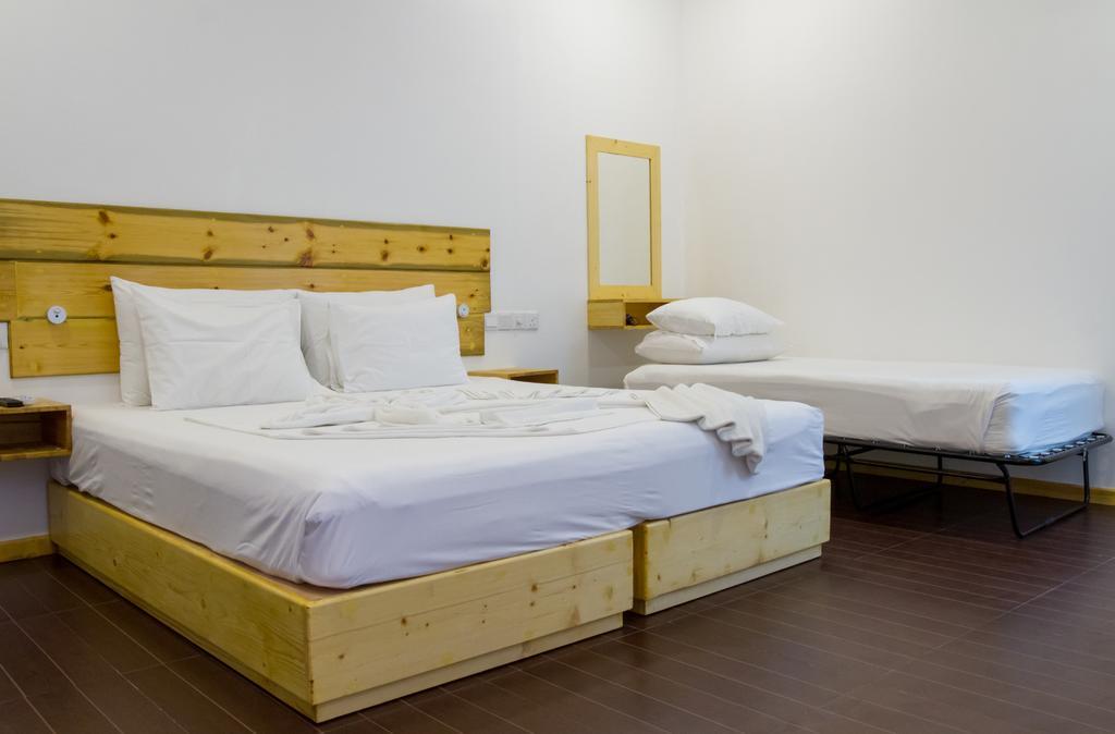 מאפושי Royal Pearl Inn מראה חיצוני תמונה