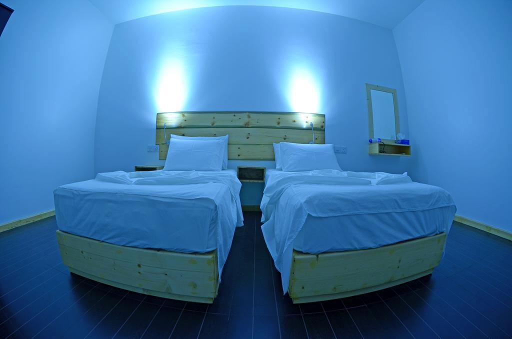 מאפושי Royal Pearl Inn מראה חיצוני תמונה